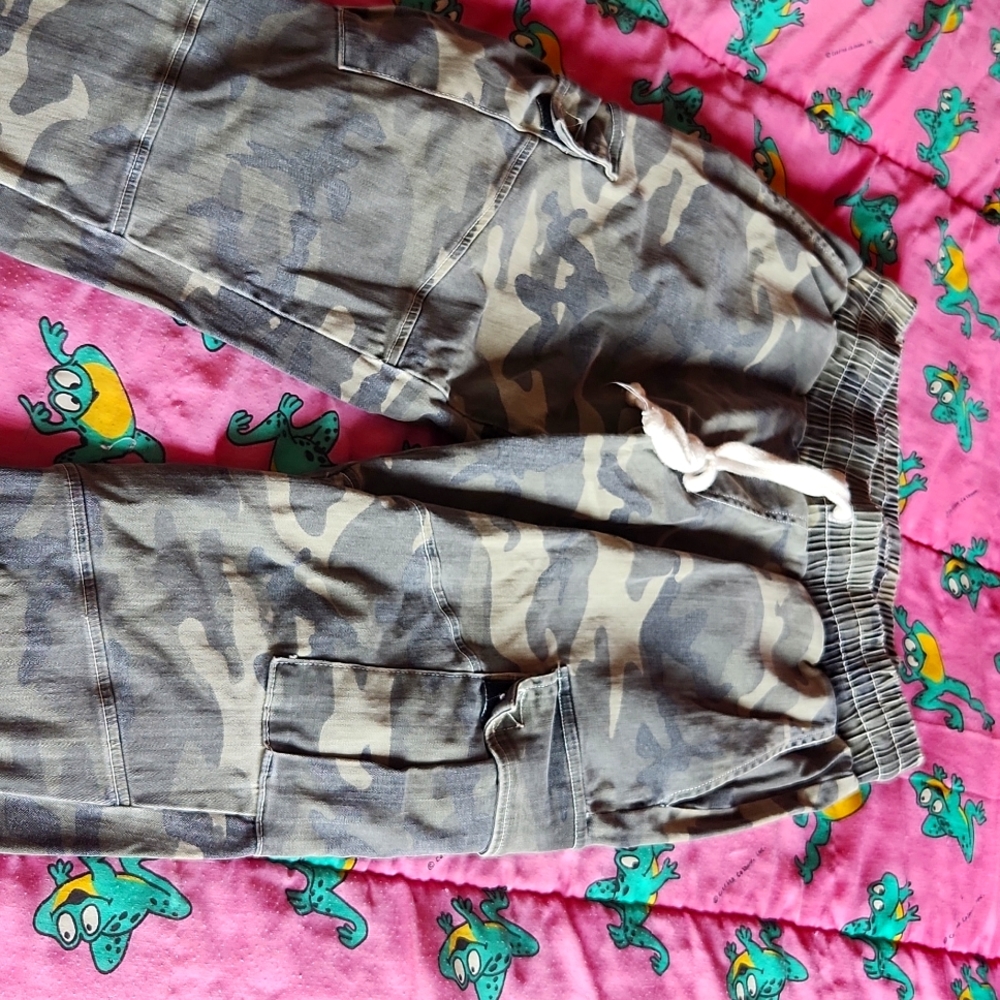 Golden esthetics cargo pants